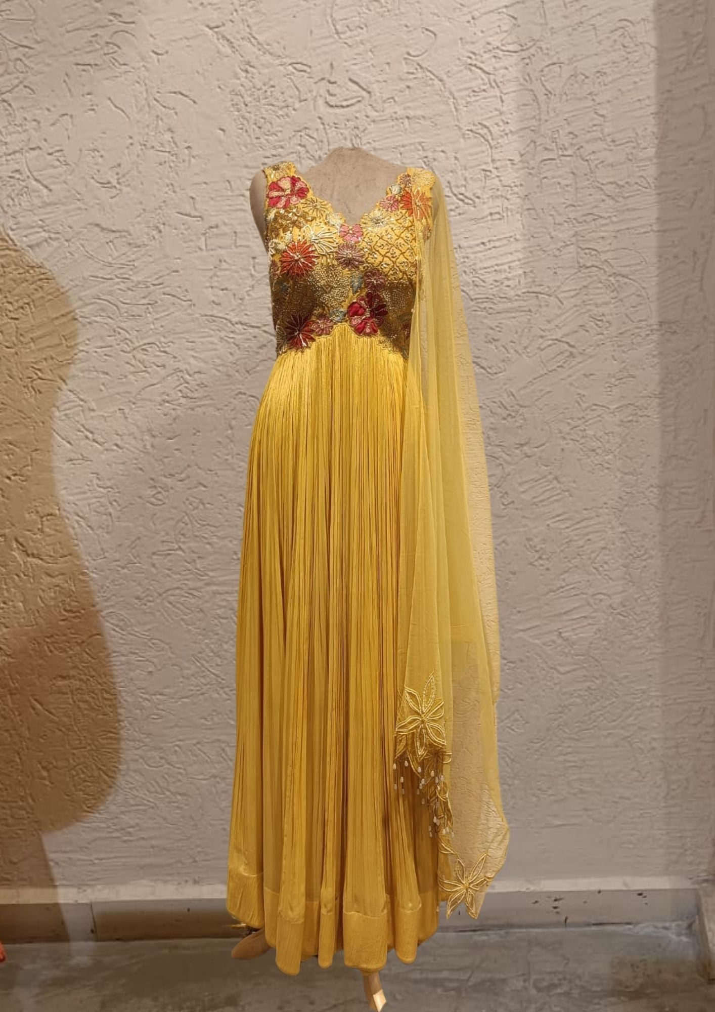 SALE- PANKHURI YELLOW SUIT SET