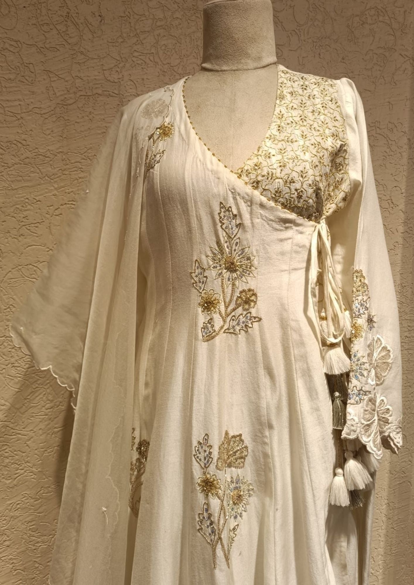 SALE- GULSHAN IVORY ANGRAKHA SET